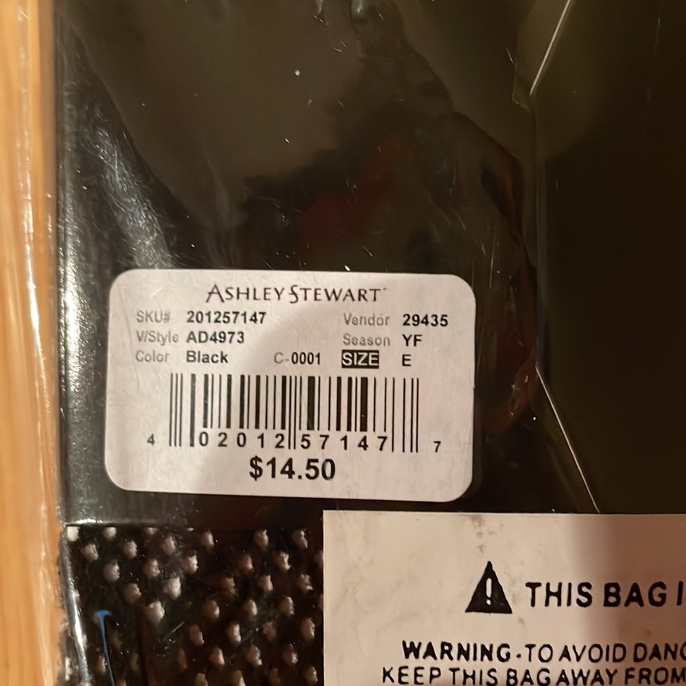 Ashley Stewart womens footed tights - Picture 3 of 3
